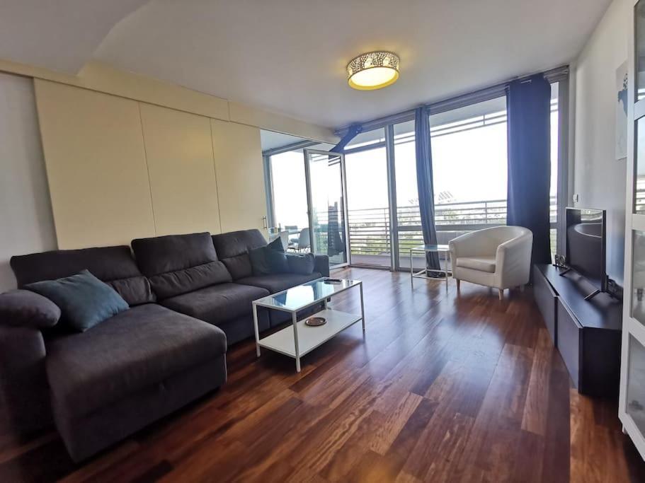 Апартаменты Ral48 Сан-Адриан-де-Бесос Экстерьер фото
